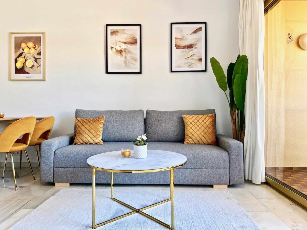 797 Holiday Rentals- Apartamento En Hotel Sunset Beach Frente Al Mar Benalmadena Exterior photo