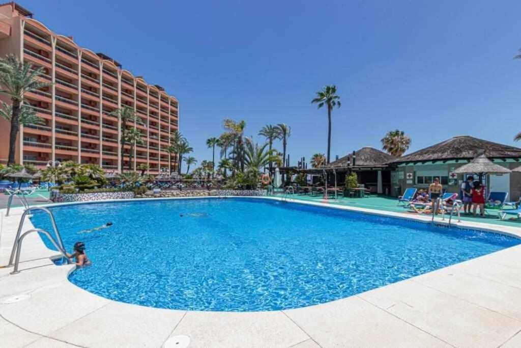 797 Holiday Rentals- Apartamento En Hotel Sunset Beach Frente Al Mar Benalmadena Exterior photo