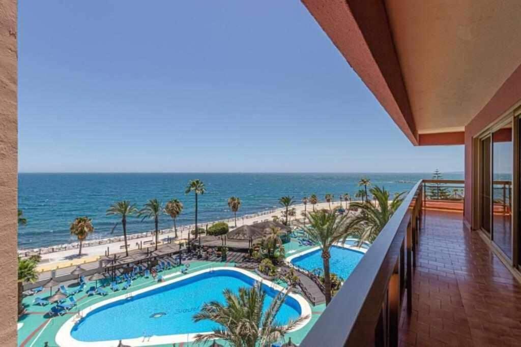 797 Holiday Rentals- Apartamento En Hotel Sunset Beach Frente Al Mar Benalmadena Exterior photo