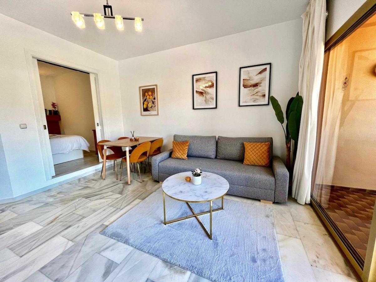 797 Holiday Rentals- Apartamento En Hotel Sunset Beach Frente Al Mar Benalmadena Exterior photo
